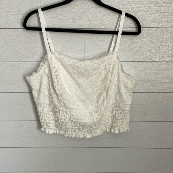Torrid Tops - Torrid Women's White Lace Crop Sleeveless Top Size 1 (14-16) NWT! coquette girl